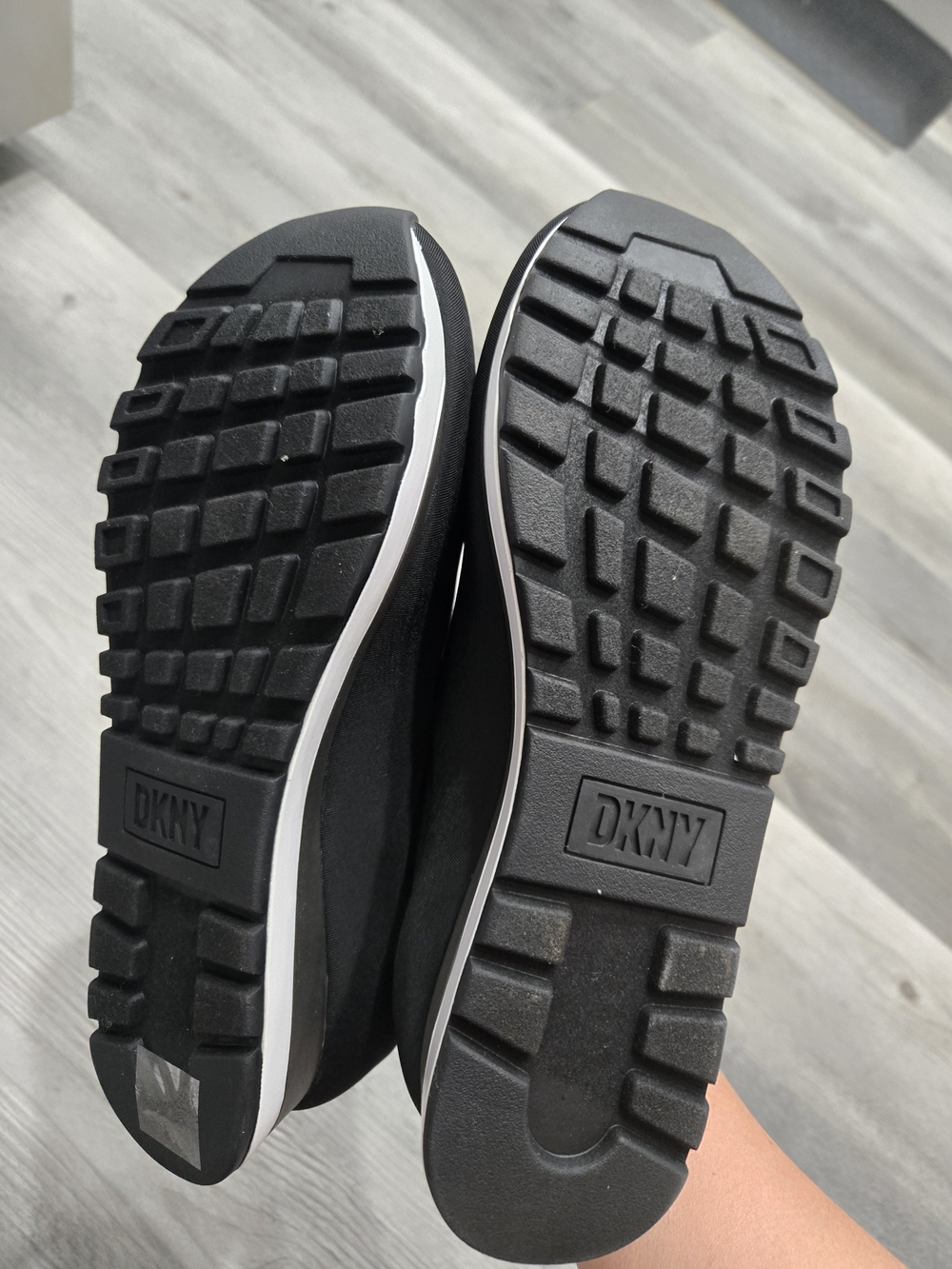 DKNY Jadyn Logo Slip-On Casual Sneakers - Picture 7 of 7
